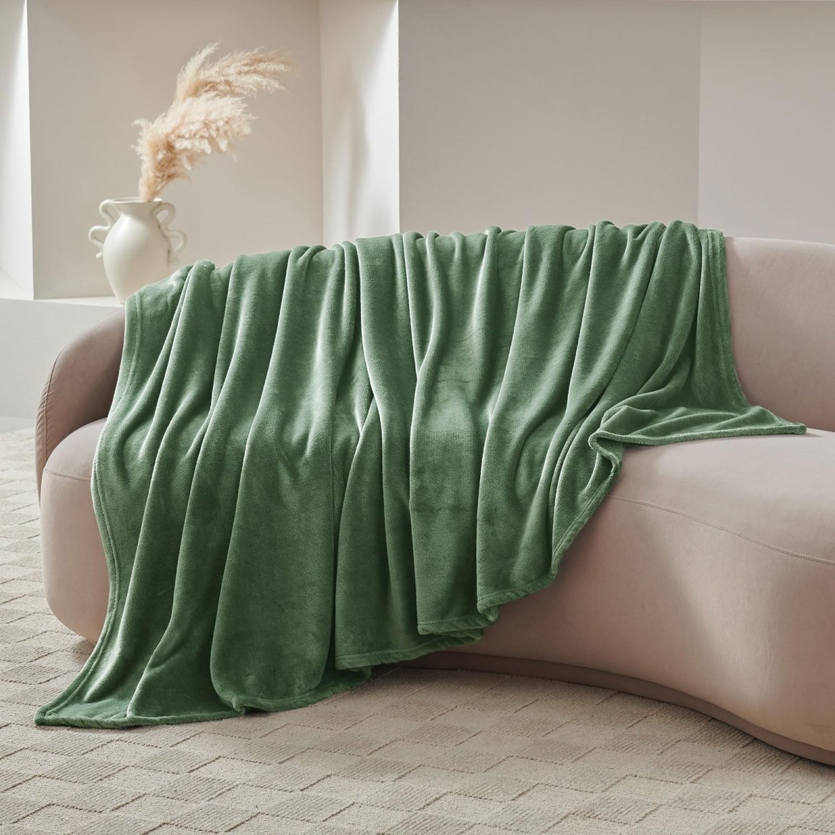 Fleece 300GSM Soft Lightweight Microfiber Flannel Blanket - Any Linen