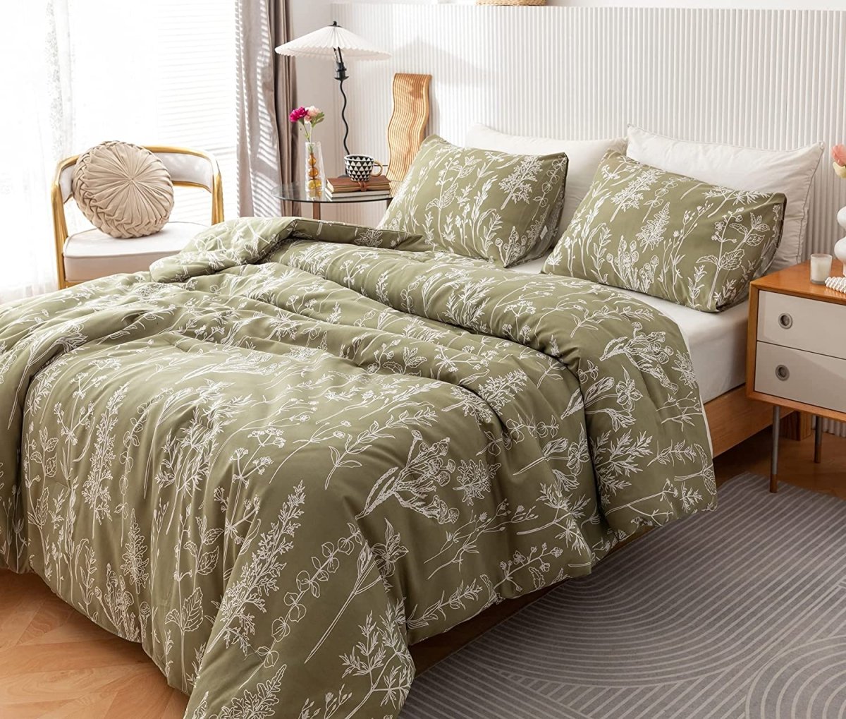Enchanting Blooms: Luxuriously Soft 3 - Piece Floral Comforter Bedding Set - Any Linen